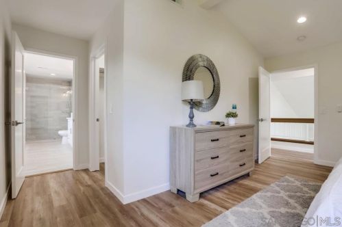 916 Alyssum Rd, Carlsbad CA  92011-3907 exterior