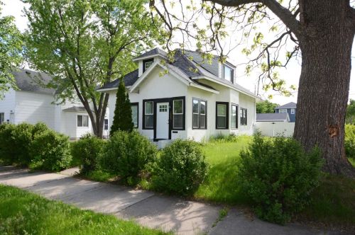 4000 Dupont Ave, Minneapolis MN  55412-1613 exterior