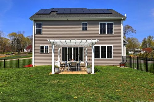 37 Mill Rd, North Branford CT  06471-1019 exterior