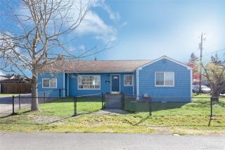 701 13th St, Puyallup, WA 98371-4075