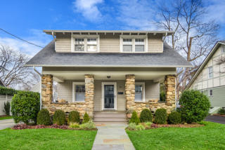 18 Elmwood Ave, Rye NY  10580-3402 exterior