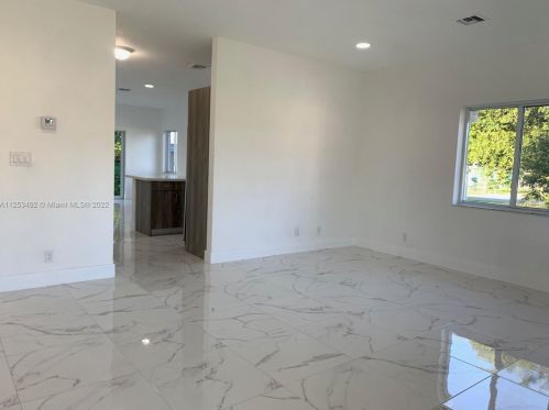 719 9th St, Dania Beach FL  33004-3829 exterior