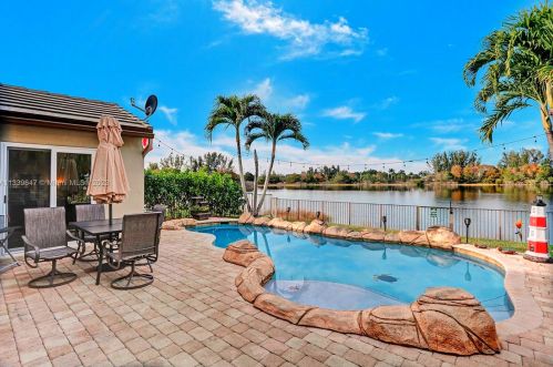 18125 21st St, Hollywood FL  33029-3030 exterior