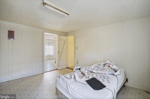 33456 Old Valley Pike, Strasburg VA  22657-3702 exterior