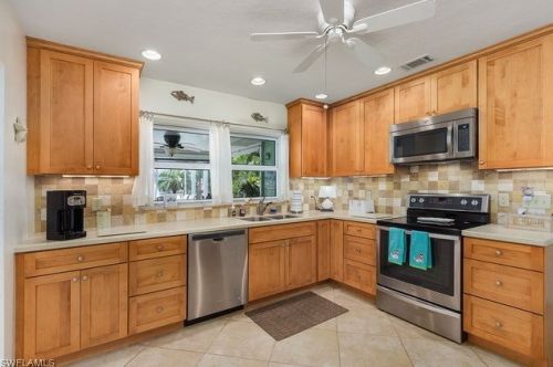 2355 Lemon St, Saint James City FL  33956-2082 exterior