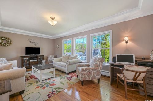 3 Bowman Ln, San Remo NY  11754-2006 exterior