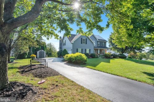 8025 Fair View Ln, Norristown, PA 19403-1376