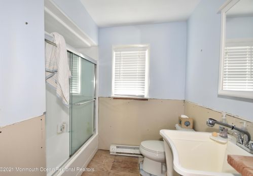 258 Teakwood Dr, Berkeley Township NJ  08721-3122 exterior