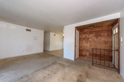 10650 Montura Ct, Santee, CA 92071-4908