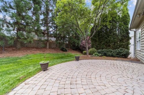 5103 Cobbler Ridge Ct, Greensboro NC  27455-3462 exterior