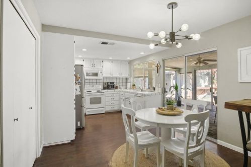 730 Fenn Ct, Turlock CA  95382-1643 exterior