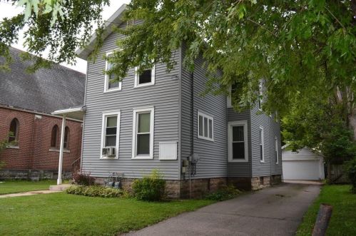 735 Jackson St, Oshkosh, WI 54901-4320