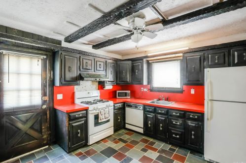 19 Sprucewood Rd, Babylon NY  11704-7812 exterior