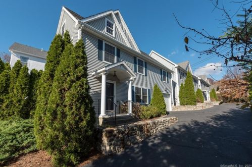 6 Columbus Pl, Stamford, CT 06907-1610
