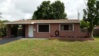 6571 Lee St, Hollywood, FL 33024-4028