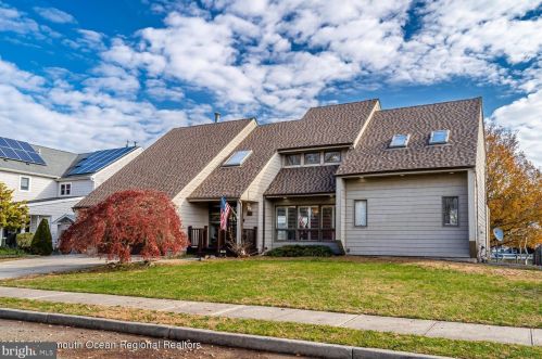 74 Moorage Ave, Berkeley Township NJ 08721-1836 exterior