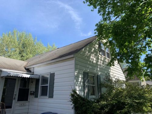 435 Evers St, Bridgeport, CT 06610-1304