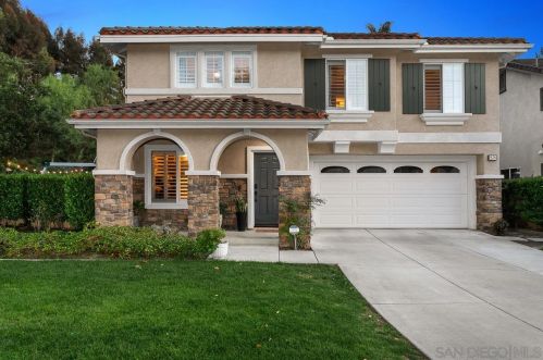 1578 Acacia Cir, Vista, CA 92081-4549