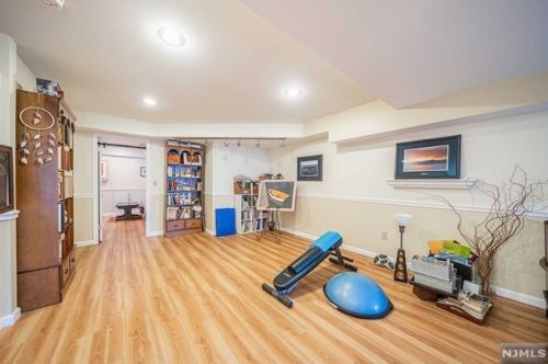 19 Kerri Ln, Lincoln Park NJ  07035-2113 exterior