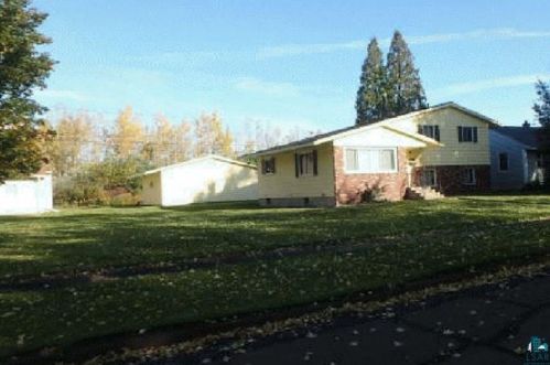 737 Michigan St, Hibbing, MN 55746-1633