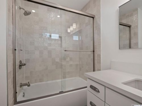 5267 Gould Ave, La Canada CA  91011-2443 exterior