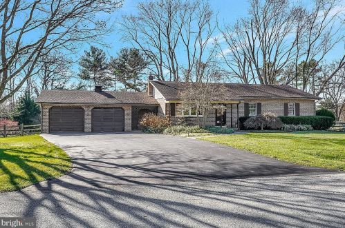 12 Hackney Dr, Bear, DE 19701-2211