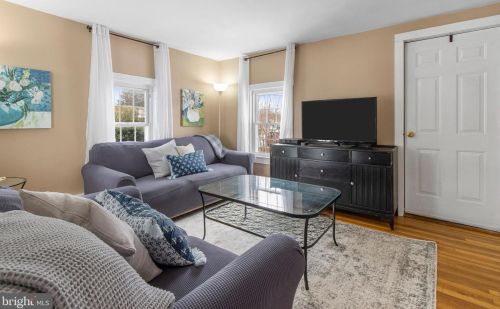 30 Hill Ave, Yardley, PA 19067-2412