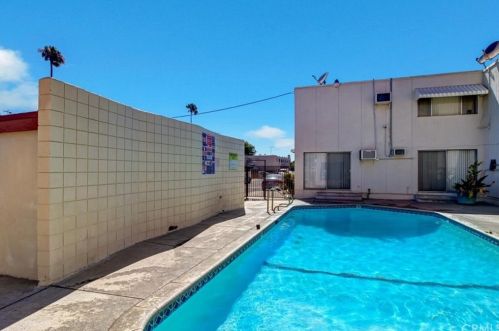 7135 Coldwater Canyon Ave, North Hollywood, CA 91605-4967
