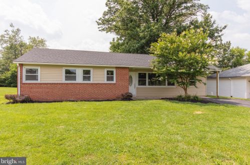216 Beechwood Rd, Norristown, PA 19401-1302