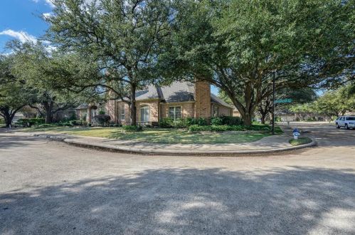 13850 Creekside Pl, Dallas, TX 75240-3552