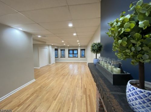 107 Broad St, Westfield NJ  07090-2111 exterior