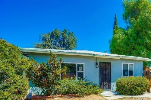 951 Elma St, Ontario, CA 91764-4305