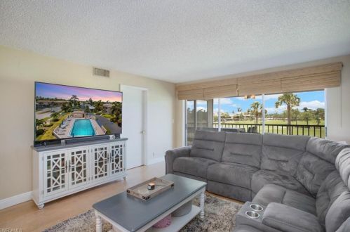 149 Palm Dr, Naples, FL 34112-6016