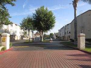 5500 Dobbs St, Los Angeles, CA 90032-3566