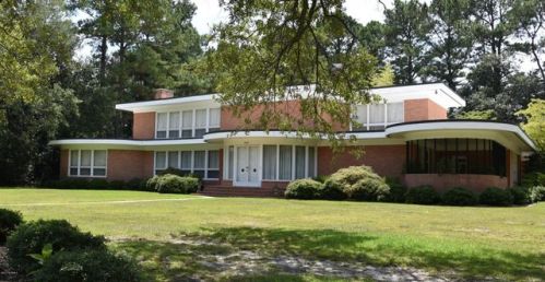 2000 Pinecrest Dr, Greenville, NC 27858-5219