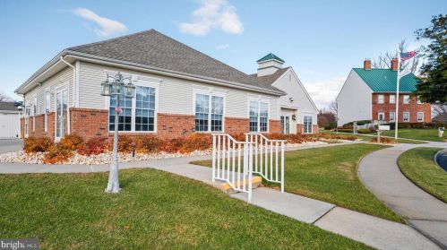 36 Bear Meade Dr, Trenton NJ 08691-3360 exterior