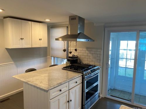 150 Maple St, Milford CT  06460-3405 exterior