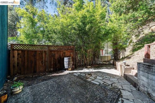 5857 Ascot Dr, Oakland CA 94611-1711 exterior