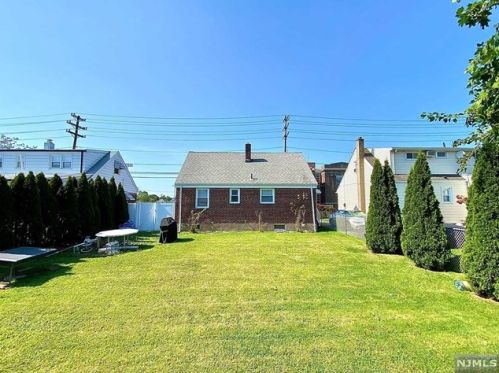 134 Gilbert Ave, Elmwood Park NJ  07407-1650 exterior