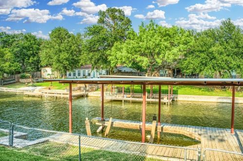 4021 Sioux Ct, Granbury, TX 76048-6177