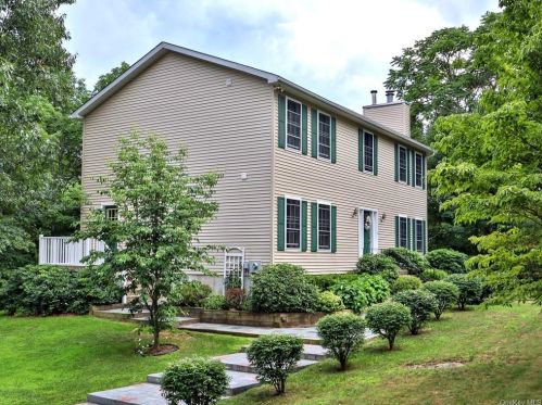 1032 Mountain Rd, Port Jervis, NY 12771-3466