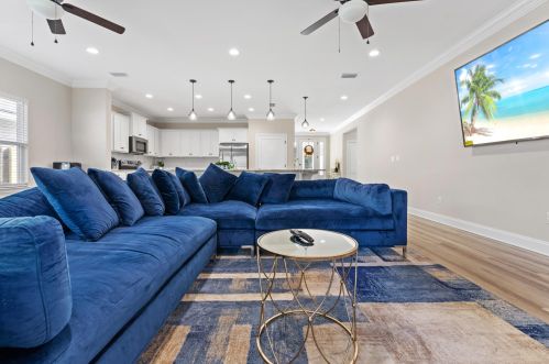 31 8th Ave, Shalimar FL  32579-1806 exterior