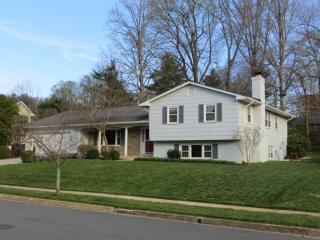 2603 Meredith Dr, Vienna VA  22181-4040 exterior