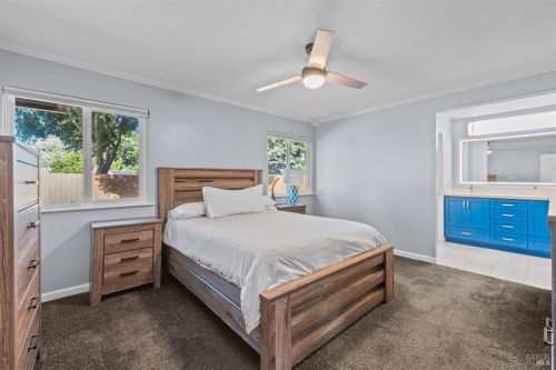 221 Alamo Dr, Vacaville CA  95688-2423 exterior