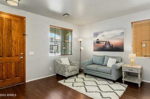 3917 Parkview Dr, Gilbert, AZ 85295-2153