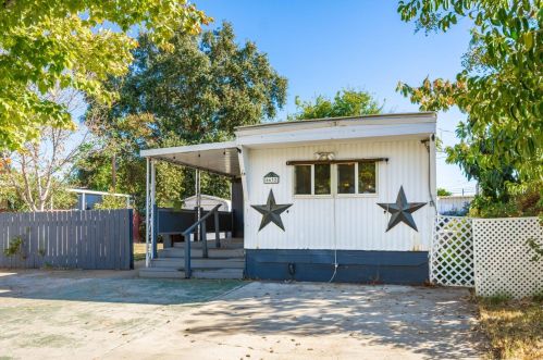 6632 Kenora St, Rio Linda, CA 95673-3217