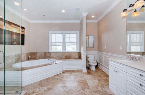 18 Hilltop Dr, Rye Brook NY  10573-5308 exterior