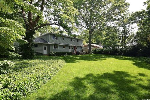 418 Walker St, Babylon NY  11704-3017 exterior