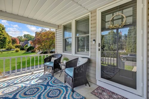 720 6th Ave, Beaver Falls, PA 15010-3231