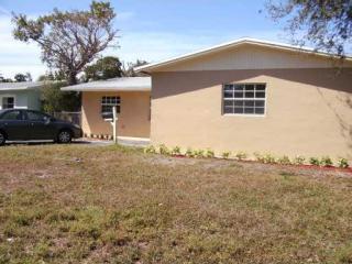 7221 Cleveland St, Hollywood, FL 33024-5423